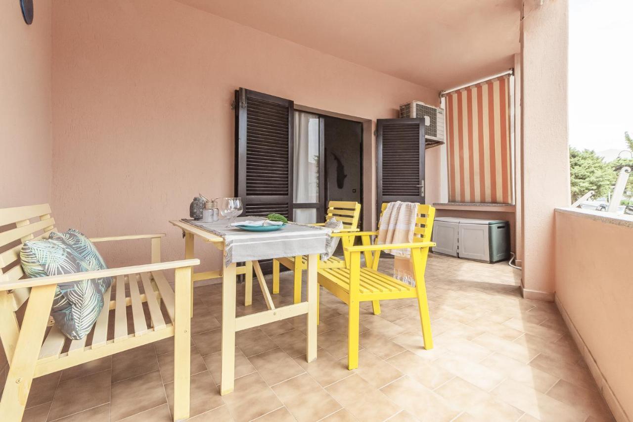 Ferienwohnung Relax Family House Al Mare Isola Rossa Exterior foto