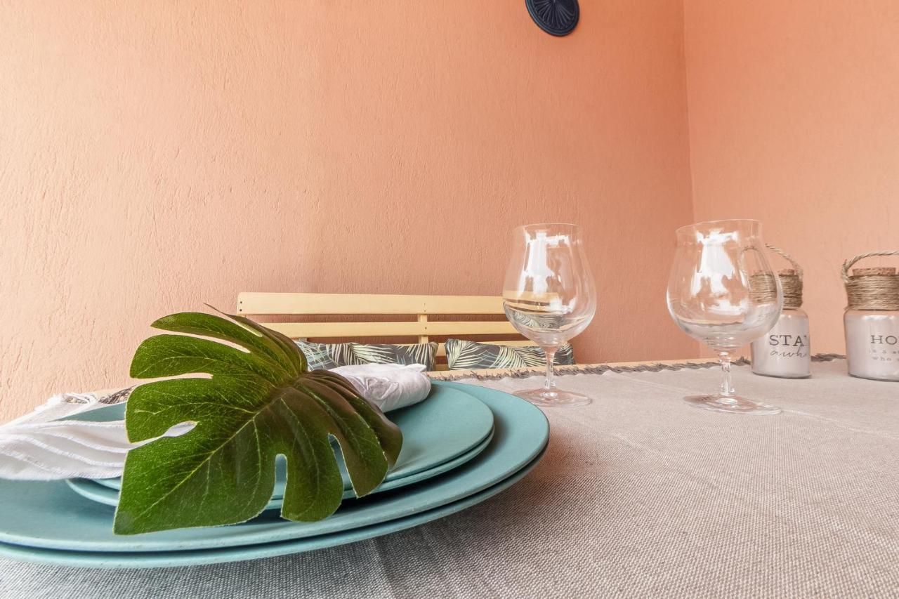 Ferienwohnung Relax Family House Al Mare Isola Rossa Exterior foto